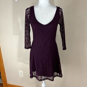 AEO Maroon Lace  3/4 Sleeve Cutout Back Mini Dress Size Small